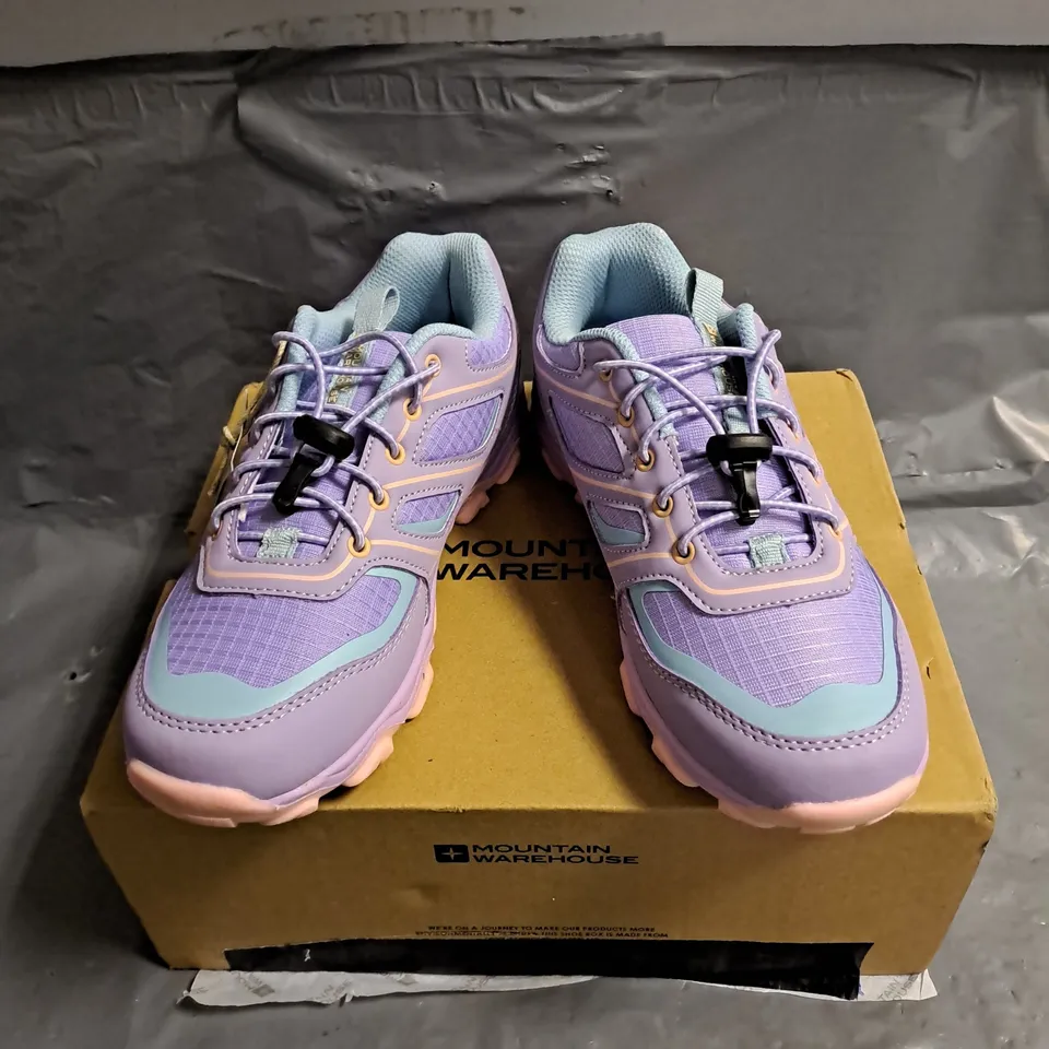 BOXED PAIR OF MOUNTAIN WAREHOUSE APPROACH KIDS RUNNING TRAINER IN LILAC SIZE UK 4