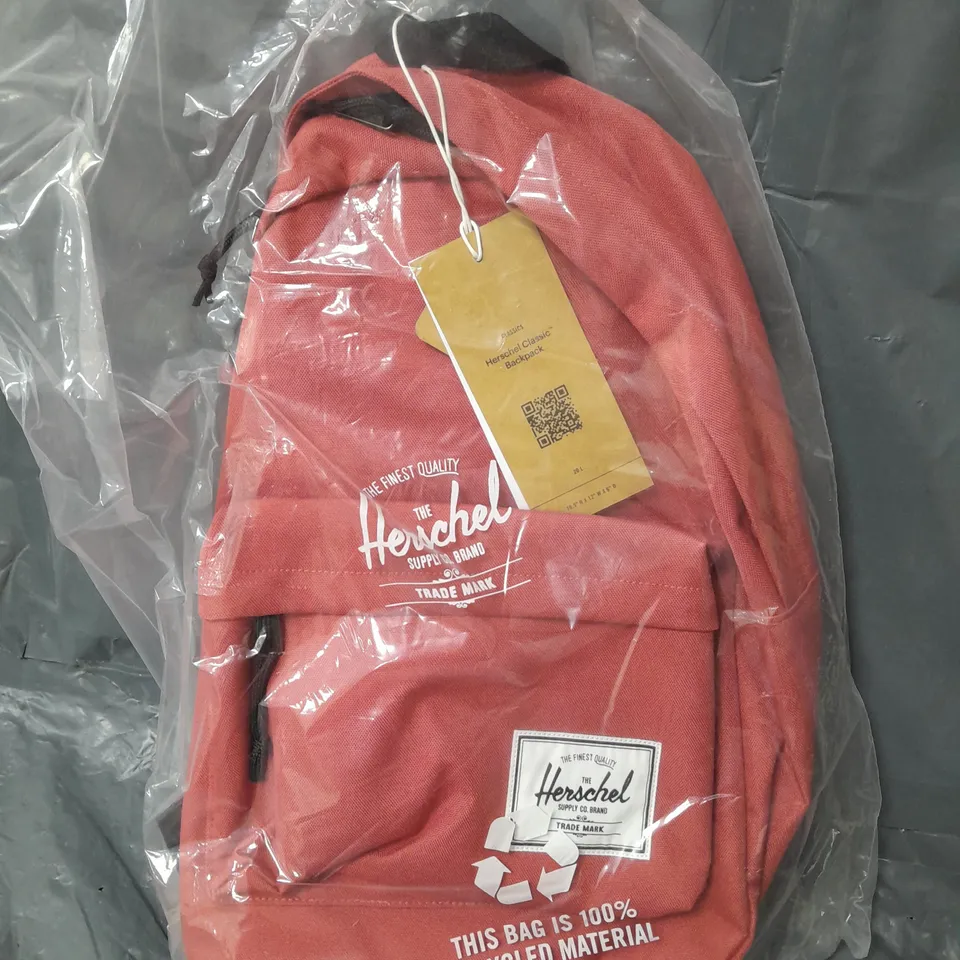 BAGGED HERSCHEL CLASSIC BACKPACK IN RED