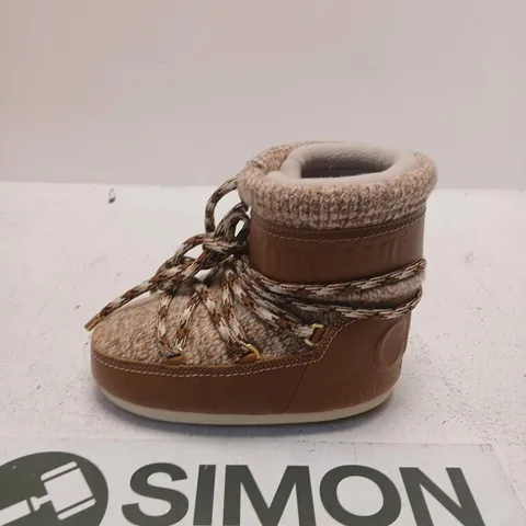CHLOÉ X MOON BOOT BOOTS – BROWN KNIT WITH LEATHER DETAILS SIZE 4