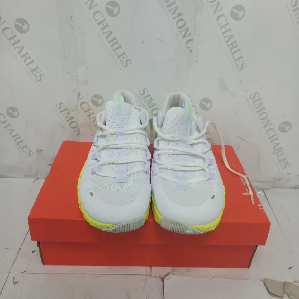 BOXED NIKE WOMENS FREE METCON 5 TRAINING SHOE SIZE 6.5