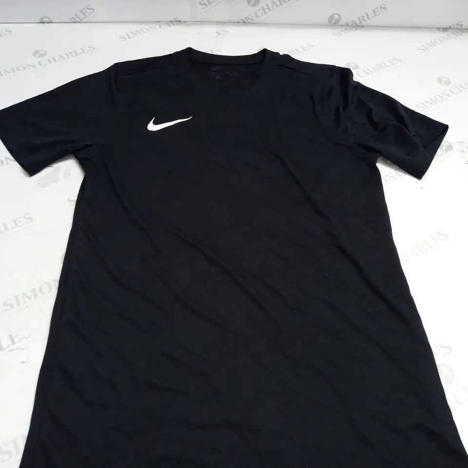 NIKE DRI-FIT BLACK T-SHIRT - M