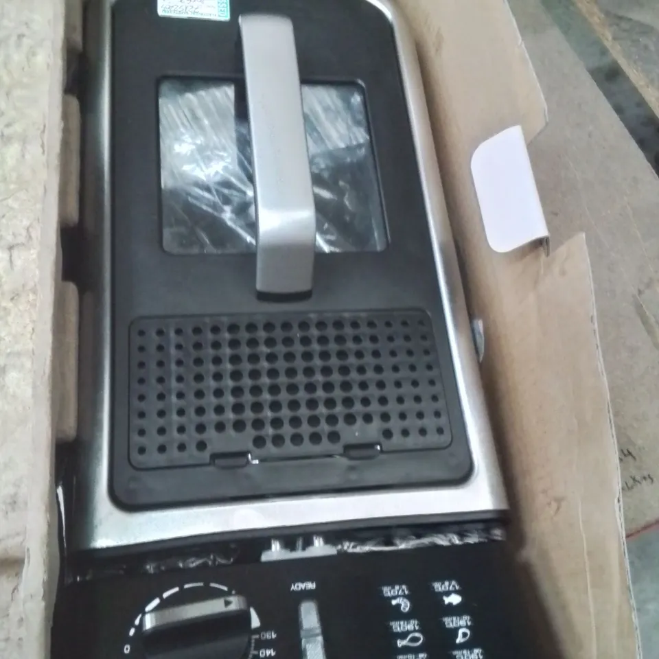 BOXED MORPHY RICHARDS 3L DEEP FAT FRYER 