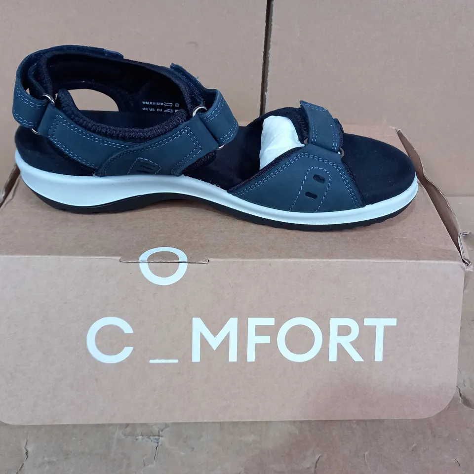 BOXED PAIR OF HOTTER WALK II SANDALS IN NAVY UK SIZE 6.5