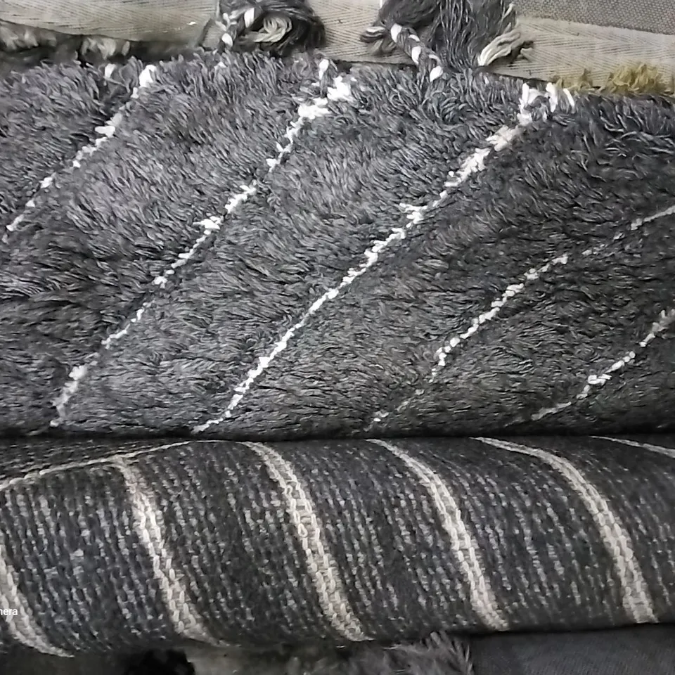 QUALITY STRIPED GREY/WHITE 160×230CM