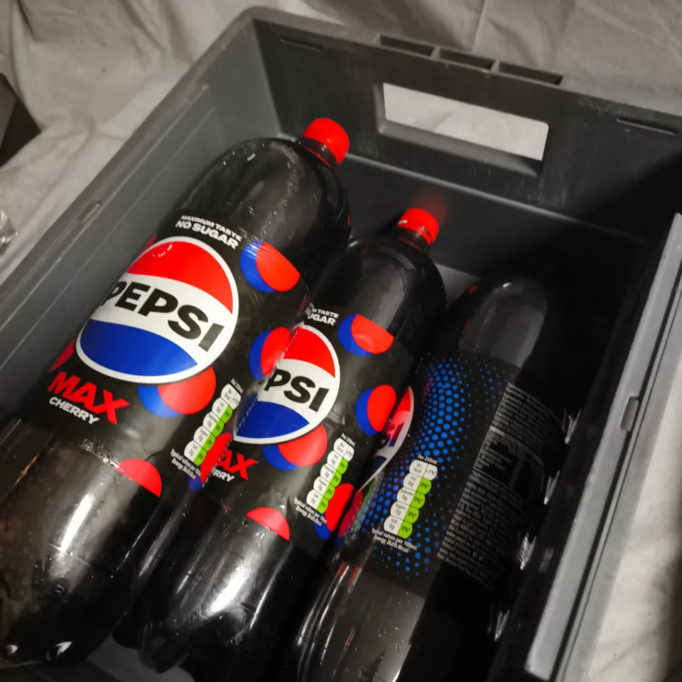 APPROXIMATELY 4 PEPSI 2L BOTTLES 