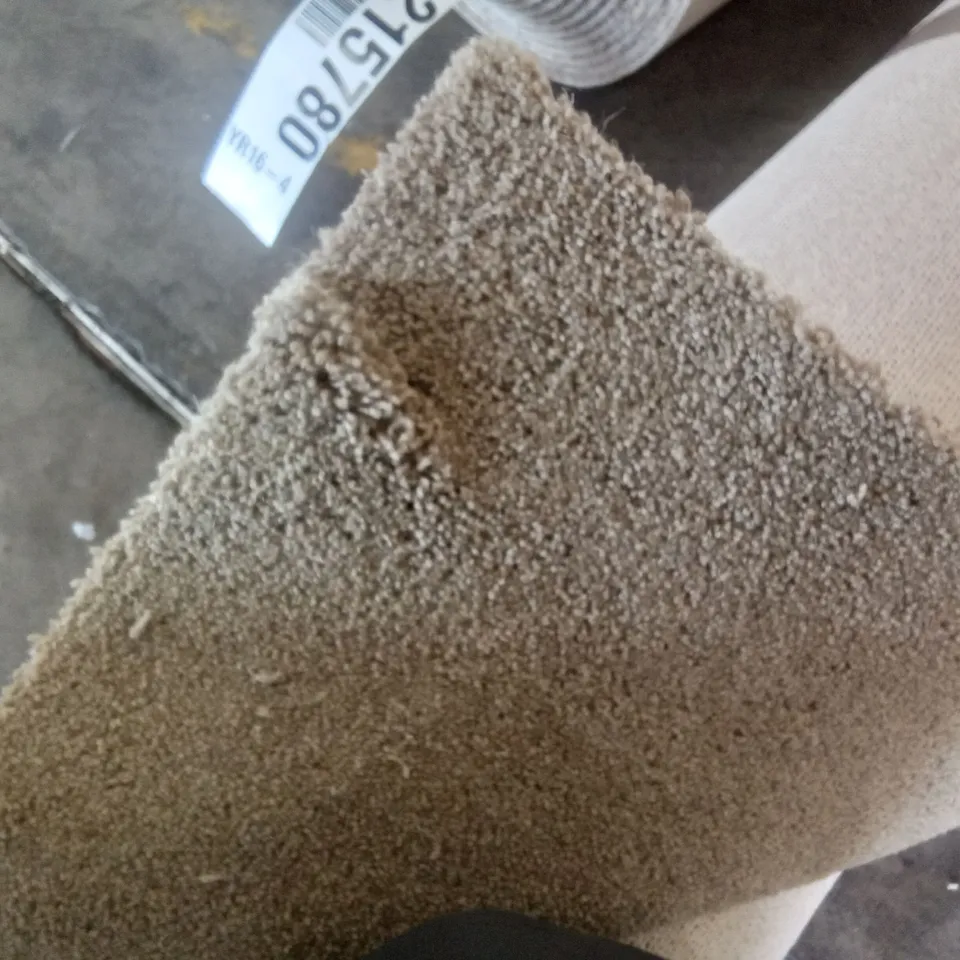 ROLL OF QUALITY F/WORCS FRANCHE FENNEL ROOM SIZED CARPET 3.80 X 5M