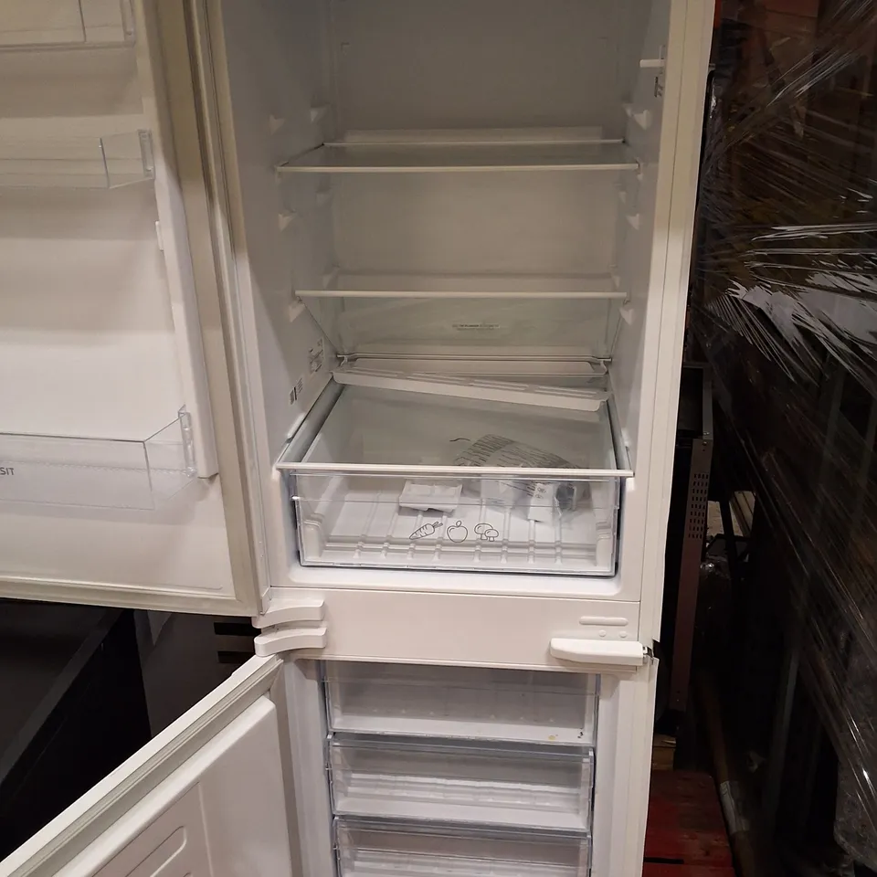 INDESIT KINS 1261B4 UK 50/50 INTEGRATED FRIDGE FREEZER