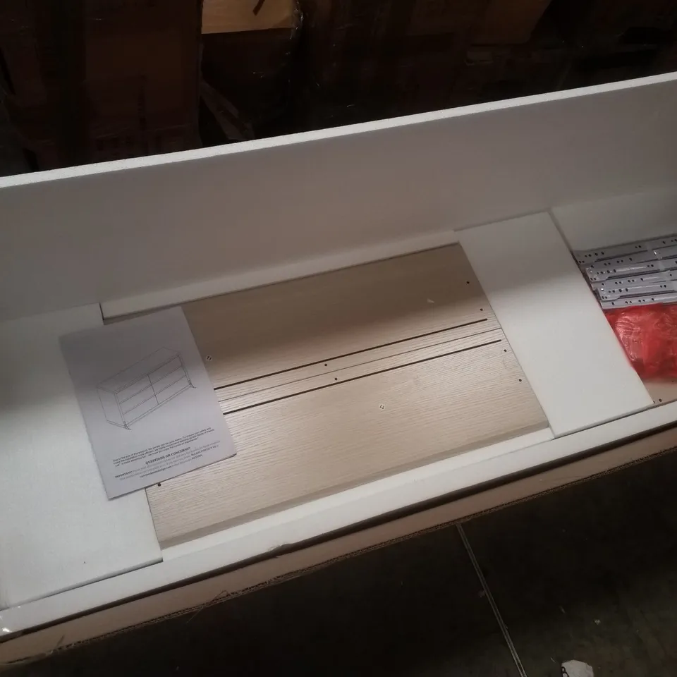 BOXED CHEST OF 6 DRAWERS - BEIGE WOOD