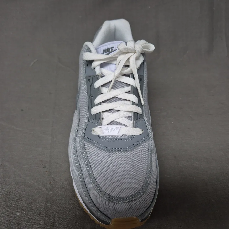 PAIR OF NIKE AIR MAX SHOES IN GREY UK SIZE 9.5