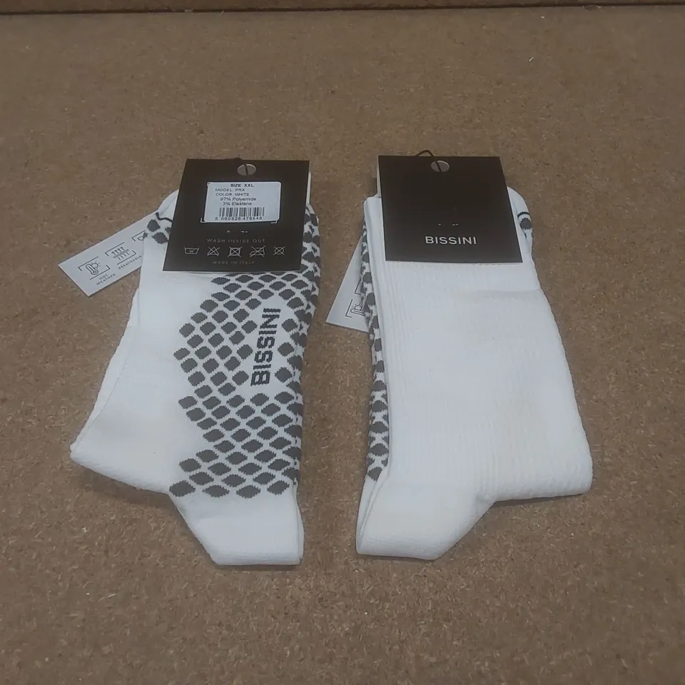 BOX TO CONTAIN APPROX 100 BRAND NEW PAIRS OF BISSINI CYCLING SOCKS - WHITE // SIZE: XXL // 1 PAIR PER PACK