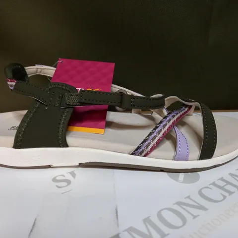 REGATTA LADY ROMA SANDALS SIZE 6
