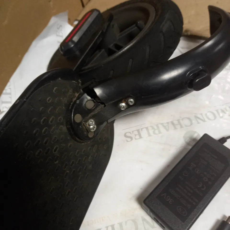 DESIRE TEH FOLDABLE ELECTRIC SCOOTER   10+   COLLECTION ONLY