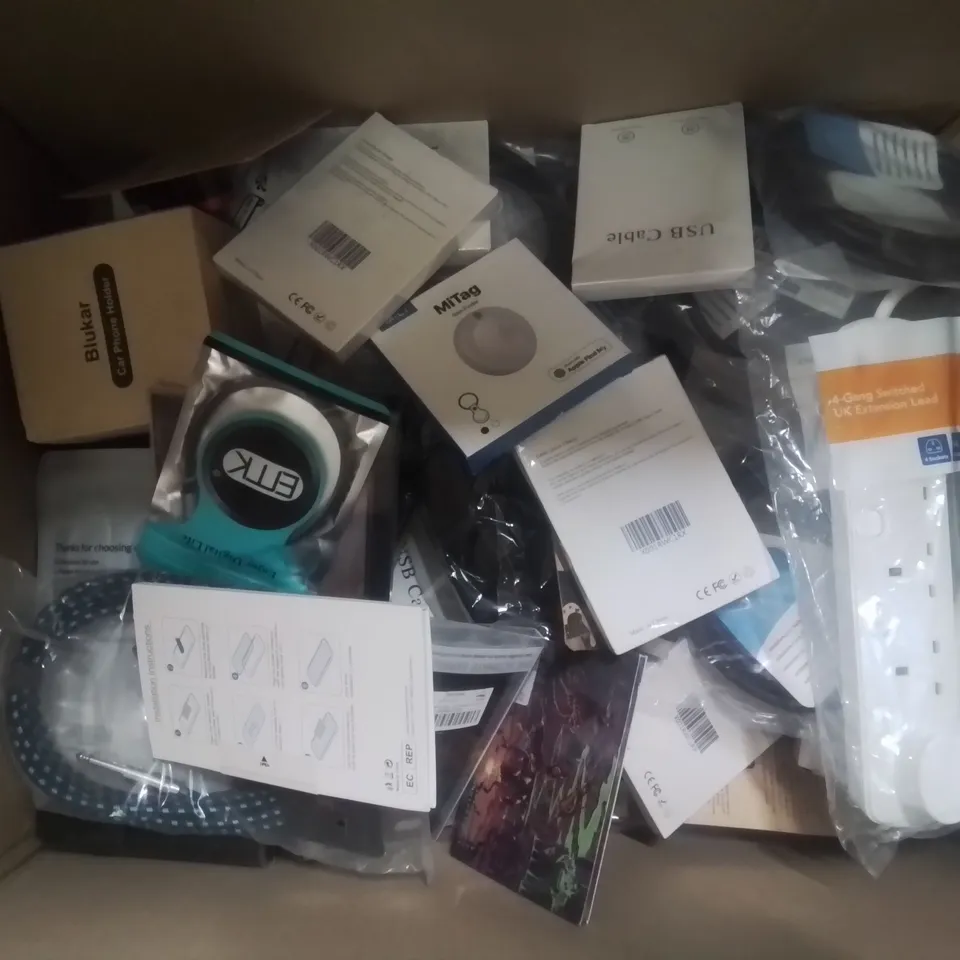 BOX CONTAINING LARGE AMOUNT OF BOXED ELECTRICAL ITEMS TO INCLUDE: MOON NIGHT LIGHT, KARAOKE MICROPHONE, LED ICICLE LIGHTS, PHONE CASES ETC.