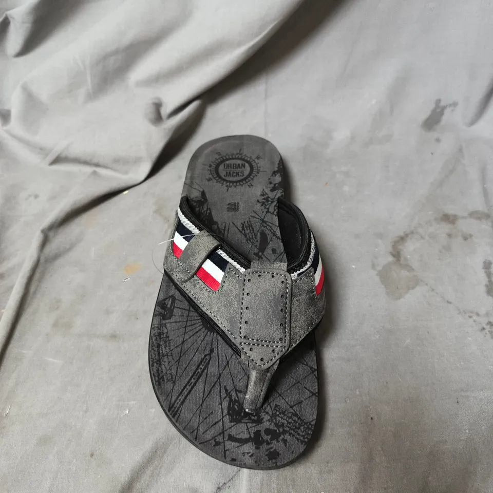 URBAN JACKS GREY FLIP FLOPS WITH RED, WHITE & NAVY STRAPS – MEN'S SANDALS EU SIZE 42