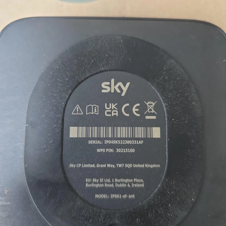 SKY WIRELESS ROUTER – BLACK (MODEL IP061) 