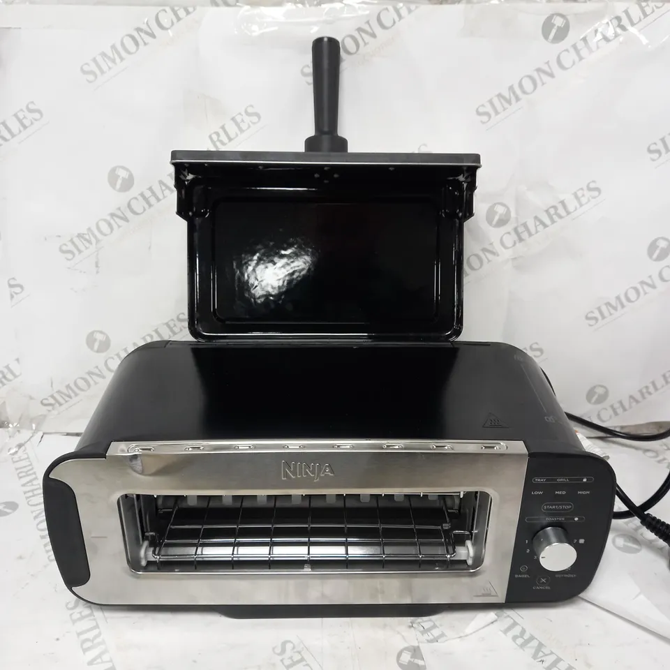 BOXED NINJA 2 IN 1 TOASTER & GRILL ST100UK