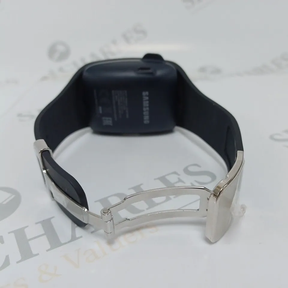 SAMSUNG GEAR SMART WATCH WITH BATTERY PACK