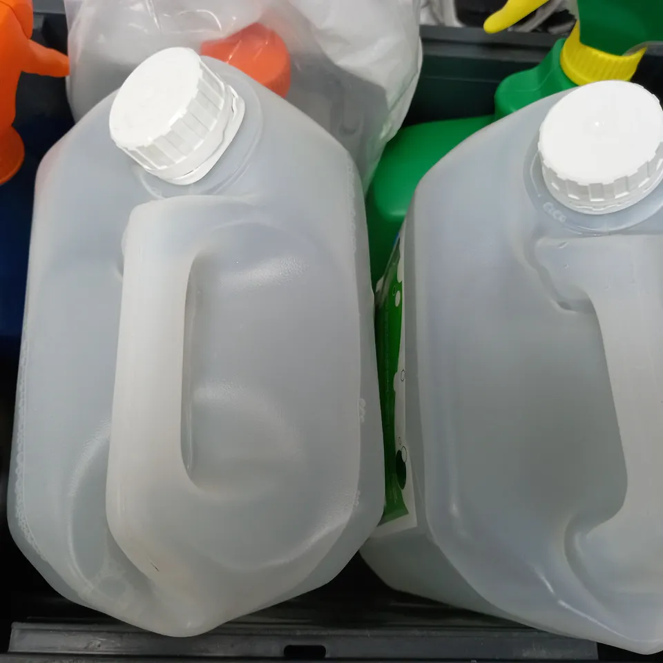 BOX OF APPROX 6 ASSORTED LIQUIDS TO INCLUDE - ROUND UP WEED KILLER- UV RESIN - CLEAR GLUE ECT