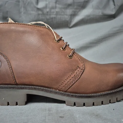 BOXED PAIR OF COTSWOLD STROUD BOOTS IN TAN UK SIZE 10