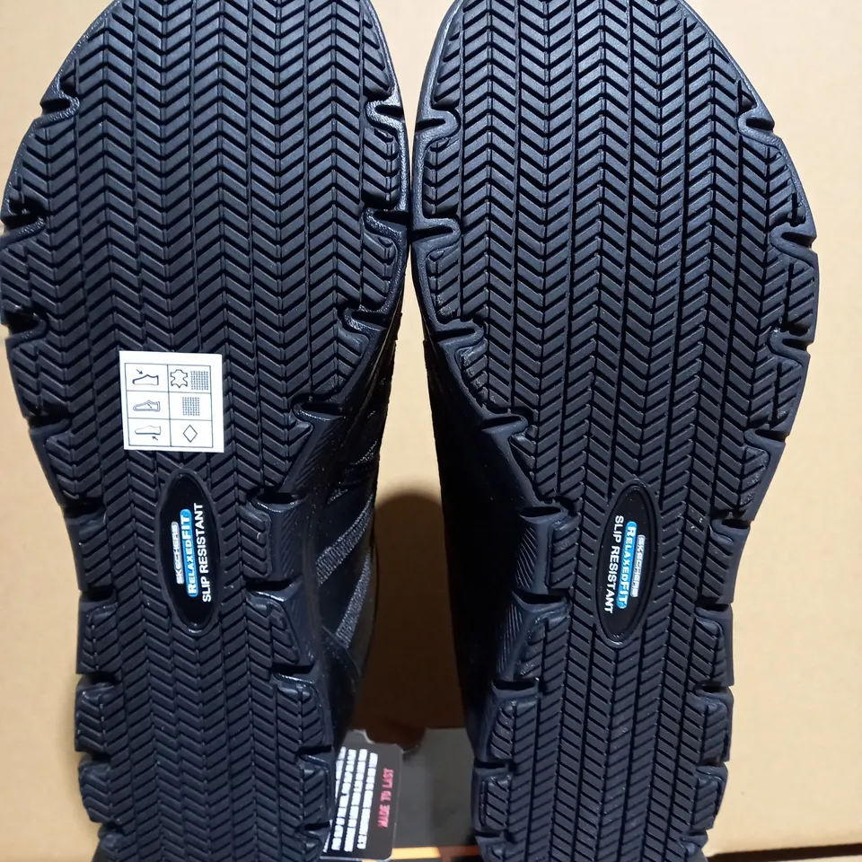 SKECHERS 77283EC WOMENS WORK RELAXED FIT GHENTER-DAGSBY SHOES - SIZE 6 