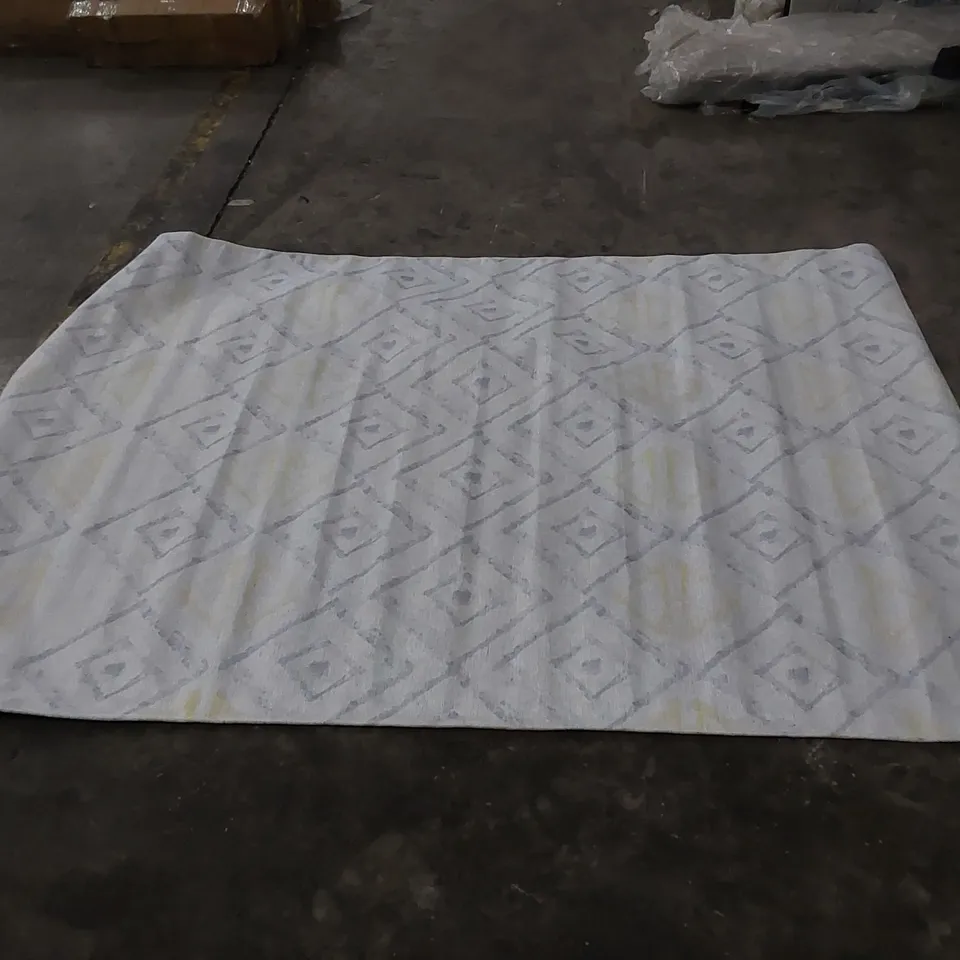 LAMAVOLA LINE RUG - YELLOW/GREY // SIZE: 160 X 230cm