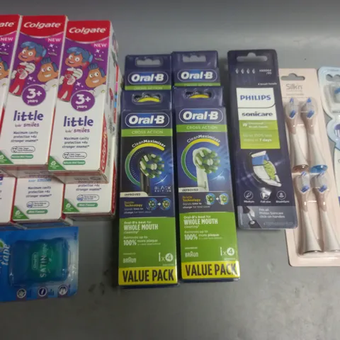 LOT OF 14 ASSORTED ORAL HEALTH AND BEAUTY ITEMS TO INCLUDE COLGATE TOOTHPASTE AND ORAL-B CROSS ACTION HEADS