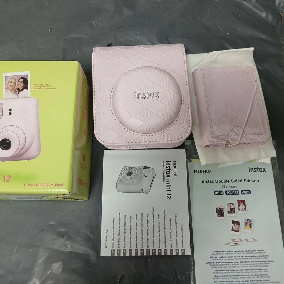 BOXED FUJIFILM INSTAX MINI 12 INSTANT CAMERA - PINK 