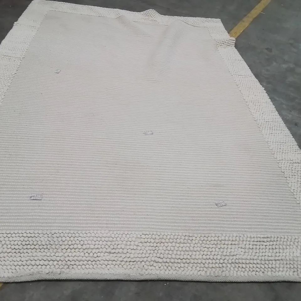 QUALITY DESIGNER AREA RUG APPROXIMATELY 280X193CM