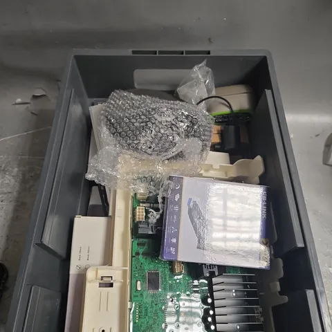 TOTE OF ASSORTED ITEMS TO INCLUDE USB ADAPTER, NIGHT LIGHTS AND DIGITAL TIMER
