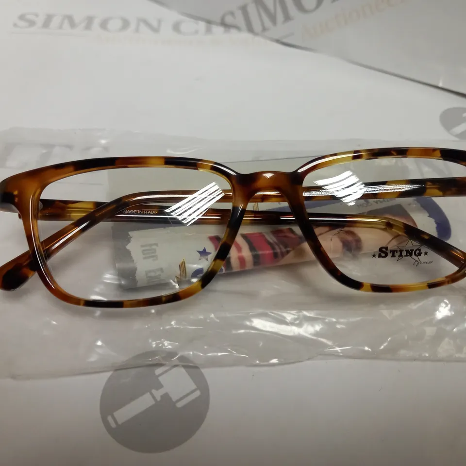 APPROX 14 DERIGO STING GLASSES - BOXED