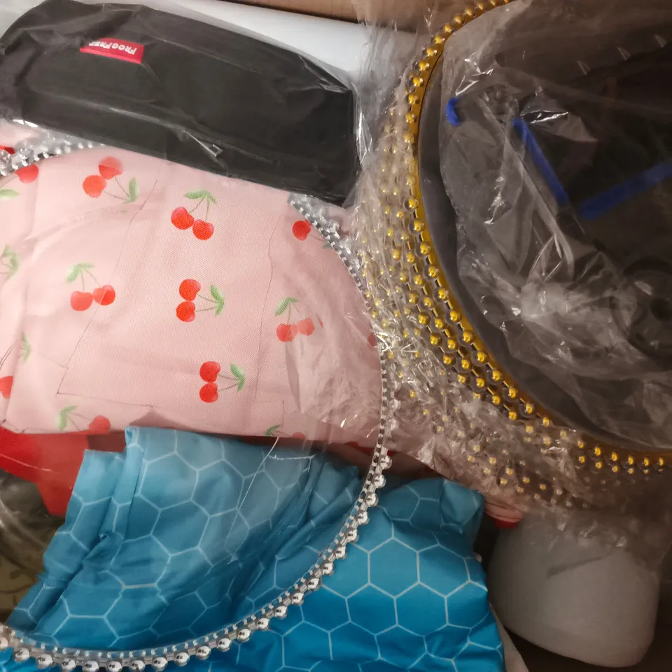 BOX OF APPROXIMATELY 15 ASSORTED HOUSEHOLD ITEMS - COLLECTION ONLY