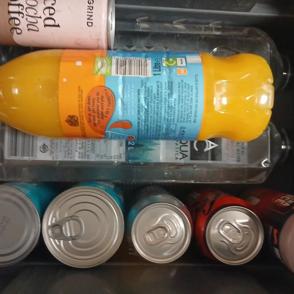 APPROXIMATELY 10 ASSORTED FOOD AND DRINK ITEMS TO INCLUDE HUEL, SIRACHA SAUCE, ETC