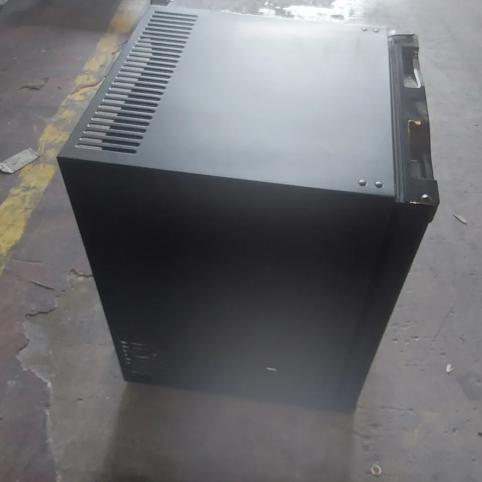 BLIZZARD BMB40 40L SINGLE SOLID DOOR MINI BAR FRIDGE