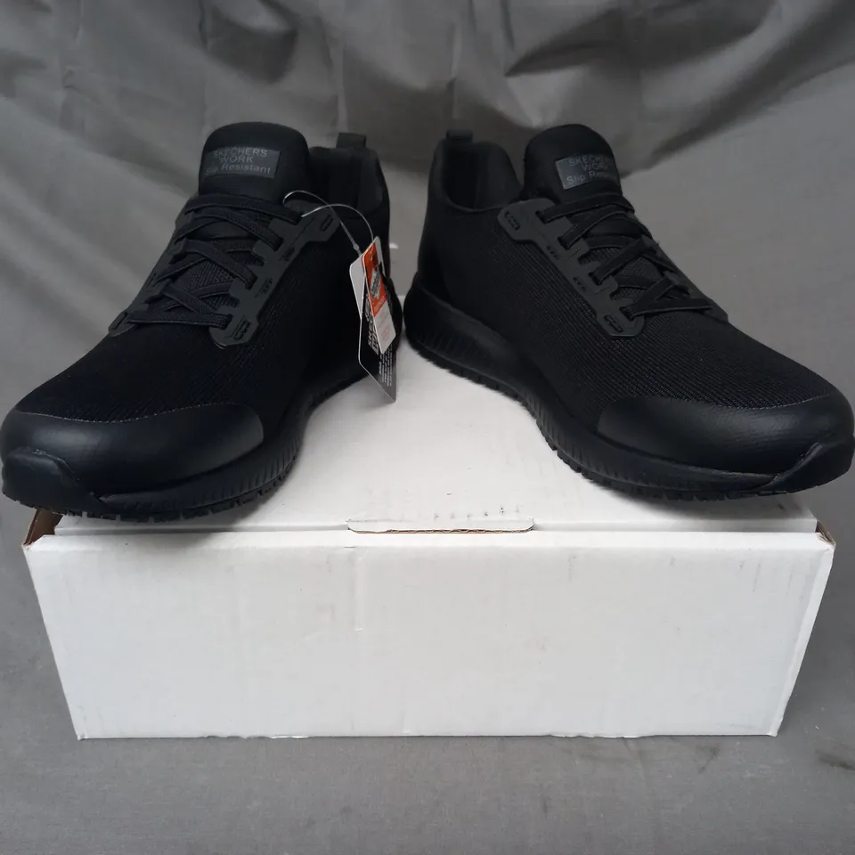 BOXED PAIR OF SKECHERS TRAINERS IN BLACK SIZE 5.5