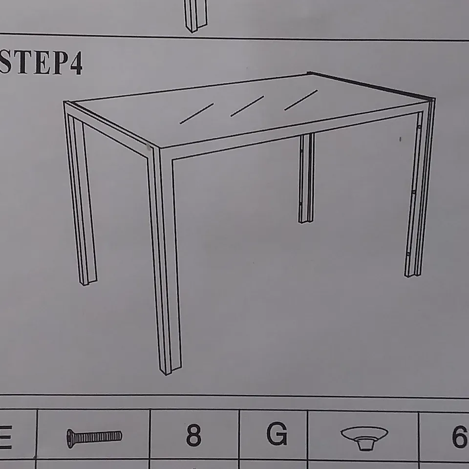 BOXED DINING TABLE IN SILVER 