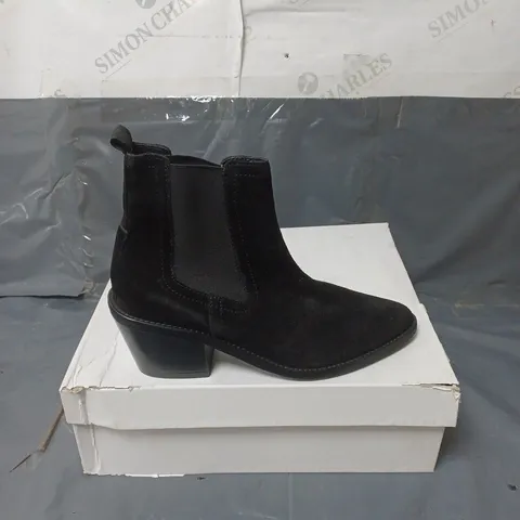 BOXED PAOR OF WOMENS BLACK SUEDE ANKLE BOOTS SIZE 36