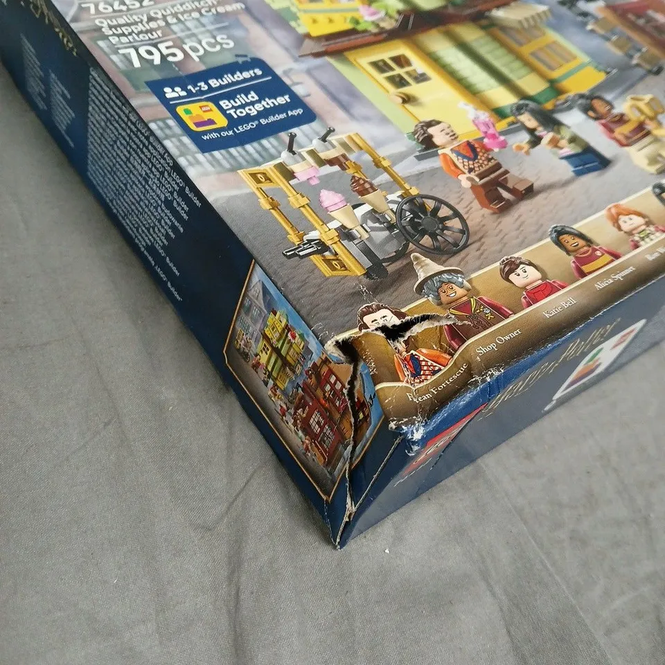 LEGO HARRY POTTER 76452 QUALITY QUIDDITCH SUPPLIES & ICE CREAM PARLOUR – 795 PIECES, BOXED