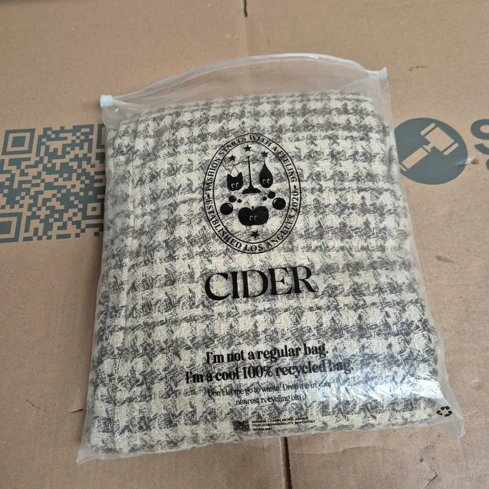 CIDER OCCASIONAL DRESS - SIZE XL