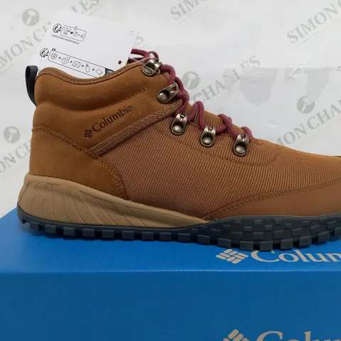 BOXED PAIR OF COLUMBIA FAIRBANKS MID BROWN WALKING BOOTS - UK 8