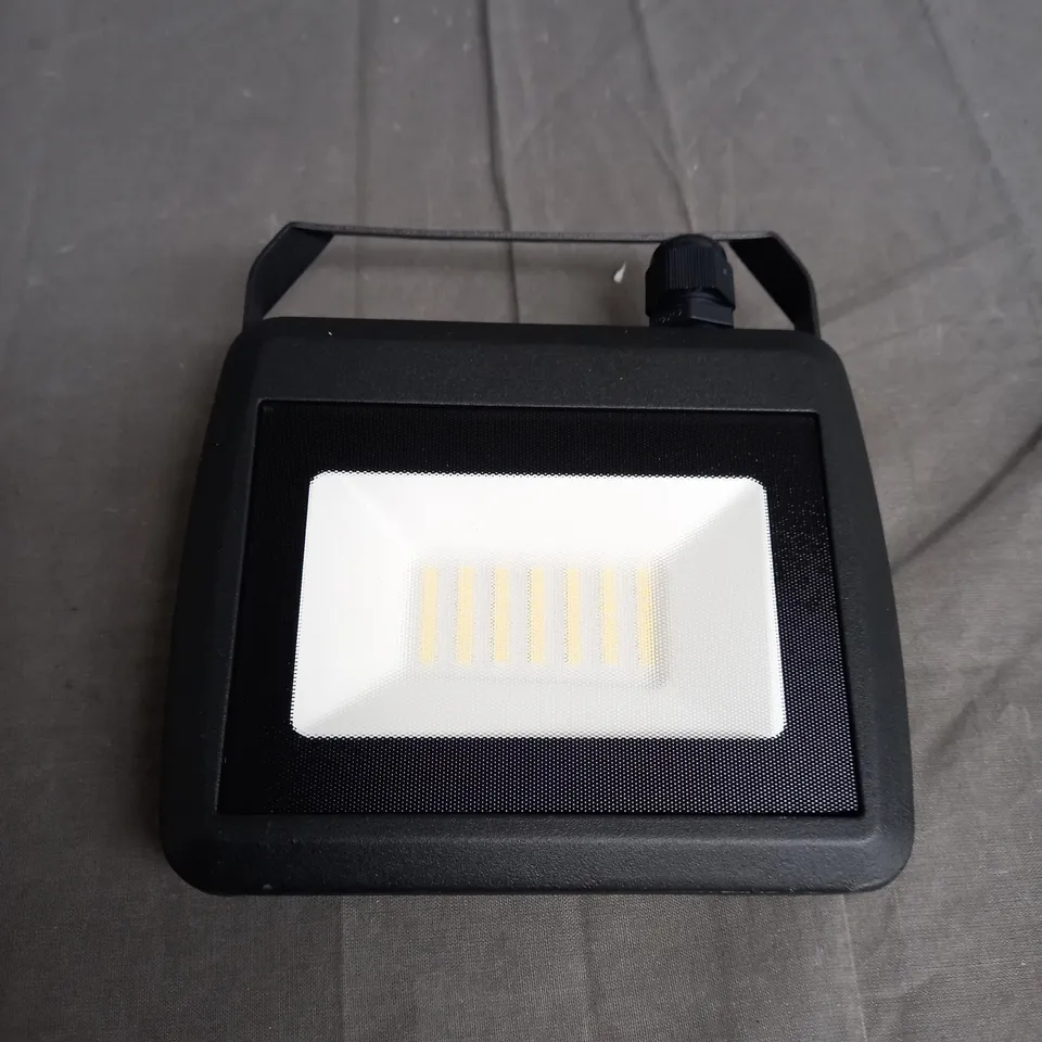 BOXED 30W LED FLOODLIGHT 