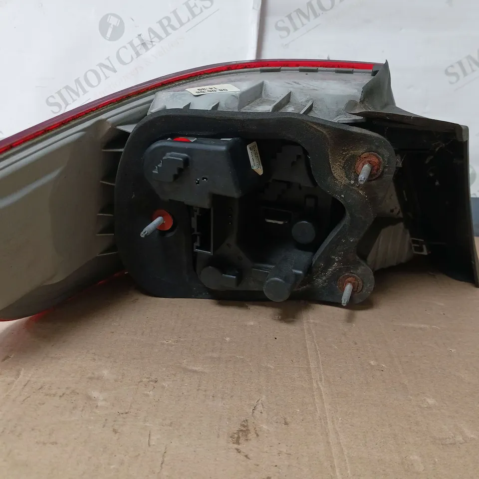 BMW COUP 3 (E92) RIGHT REAR TAIL LIGHT 