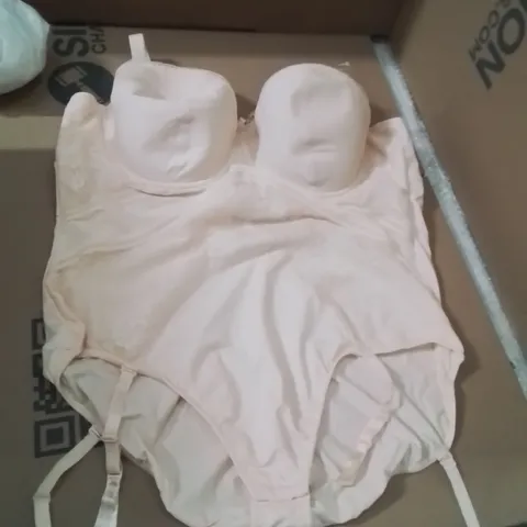 BOX CONTAINING APPROXIMATELY 5 BRAND NEW SIMPLY BE BLUSH BODYSUIT SIZE 46E