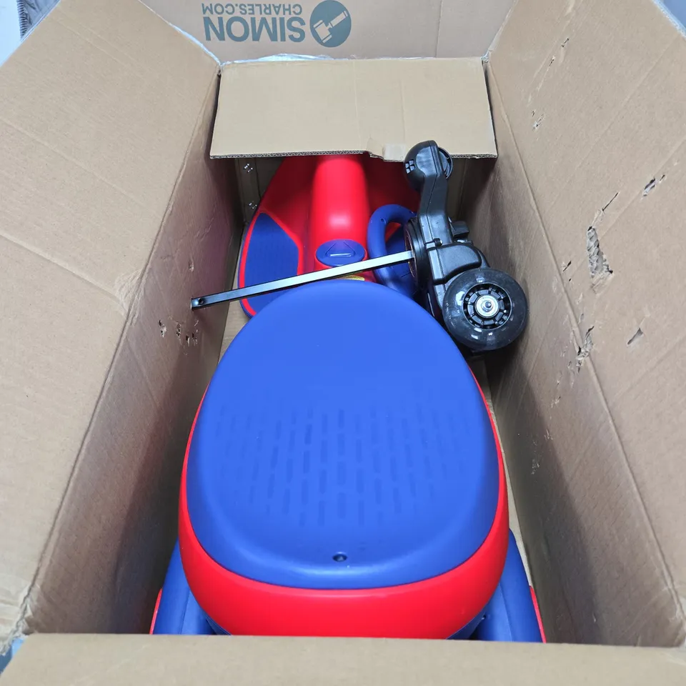 FANTTIKRIDE WIGGLE CAR KIDS TOY BOXED