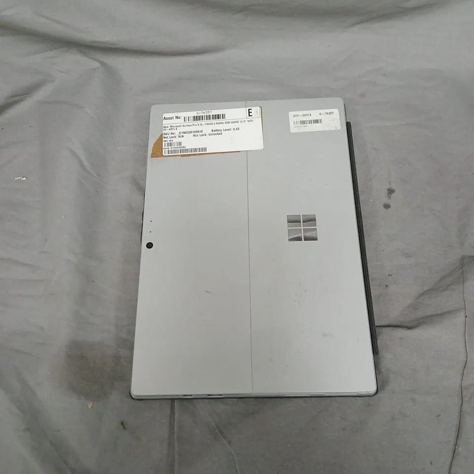 MICROSOFT SURFACE PRO 5 – I5, 8GB RAM, 256GB, 12.3-INCH DISPLAY WITH KEYBOARD