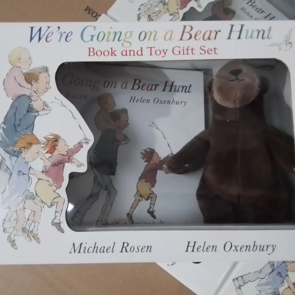 LOT OF 5 BRAND NEW GOING ON A BEAR HUNT BOOK AND TOY GIFT SET