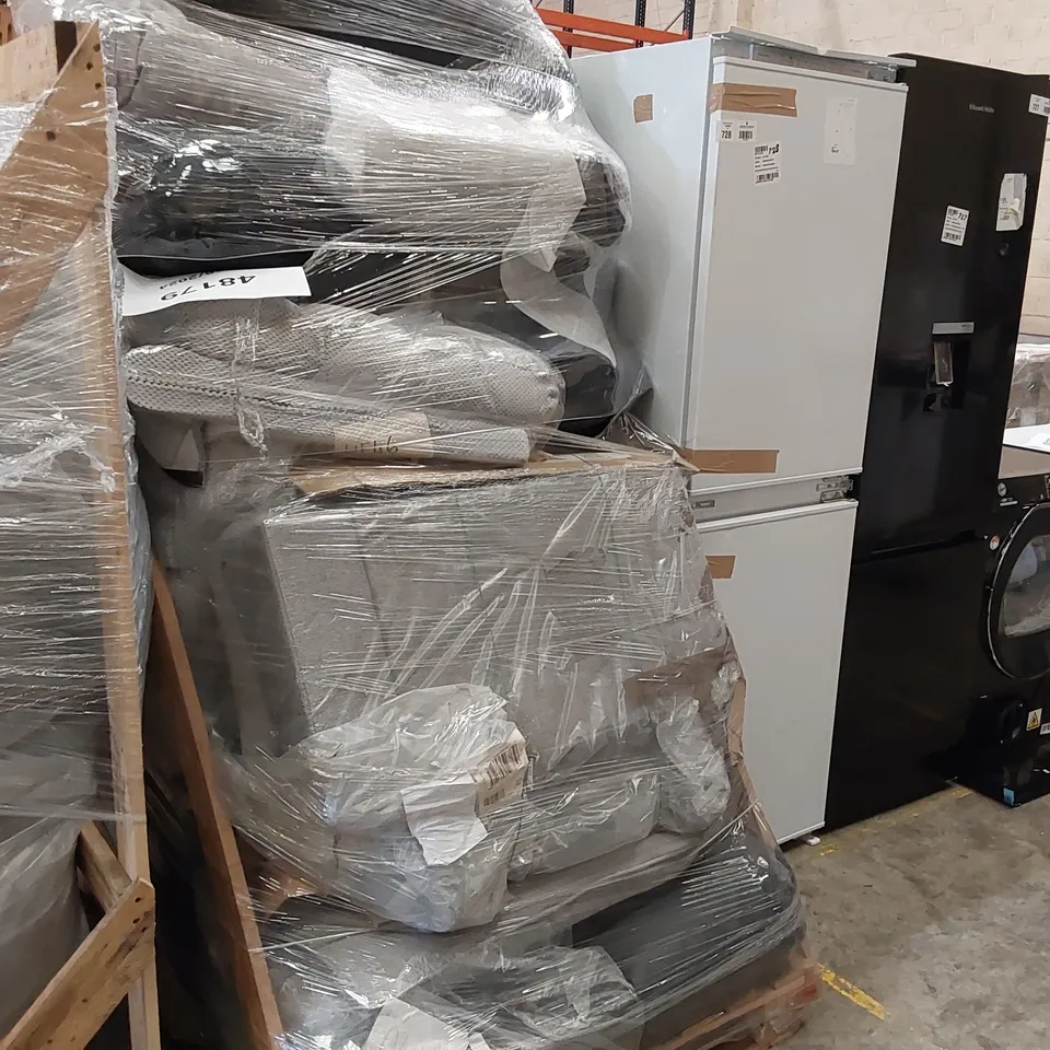 PALLET OF ASSORTED SOFA PARTS AND CUSHIONS 