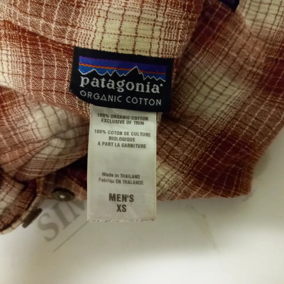 PATAGONIA ORGANIC COTTON MENS SHIRT - SIZE XS