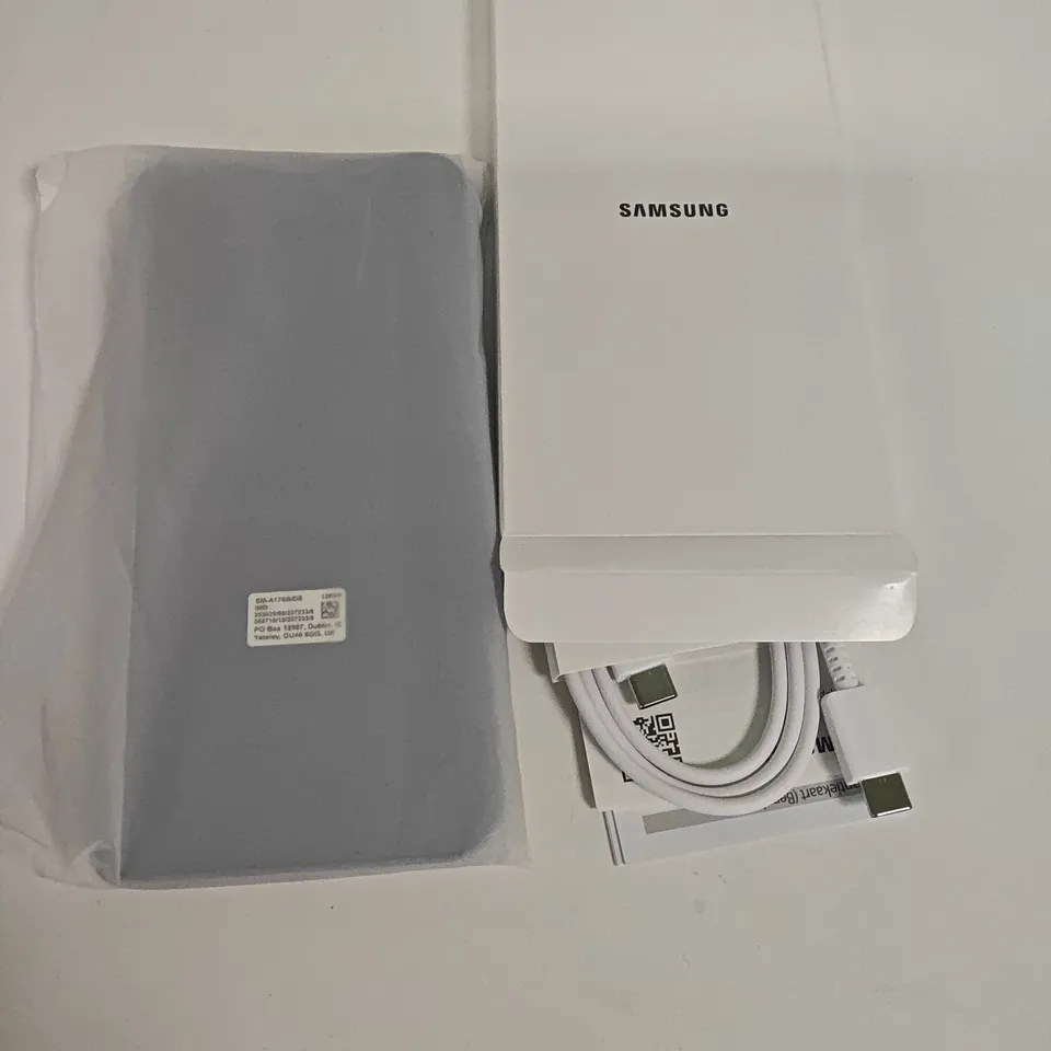 BOXED SAMSUNG GALAXY A17 5G 4/128GB IN BLUE - SM-A176B