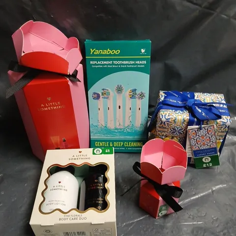 APPROXIMATELY 10 ASSORTED HEALTH & BEAUTY PRODUCTS TO INCLUDE TOOTHBRUSH HEADS, BODY CARE SET, LUXURY SOAPS ETC 