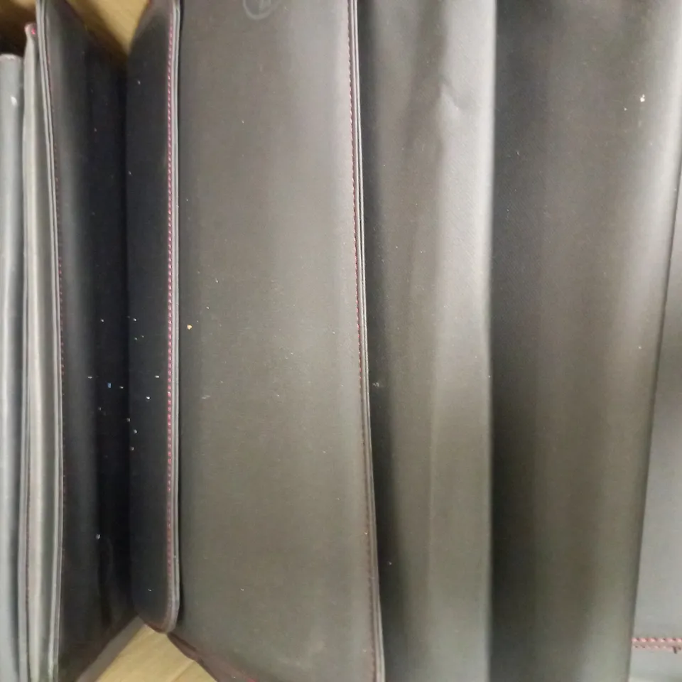 LOT OF 25 ASSORTED LAPTOP CASES